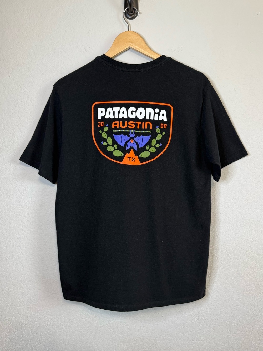 Patagonia Responsibili-Tee Black Short Sleeve Logo Tee Austin Regular Fit Sz SML